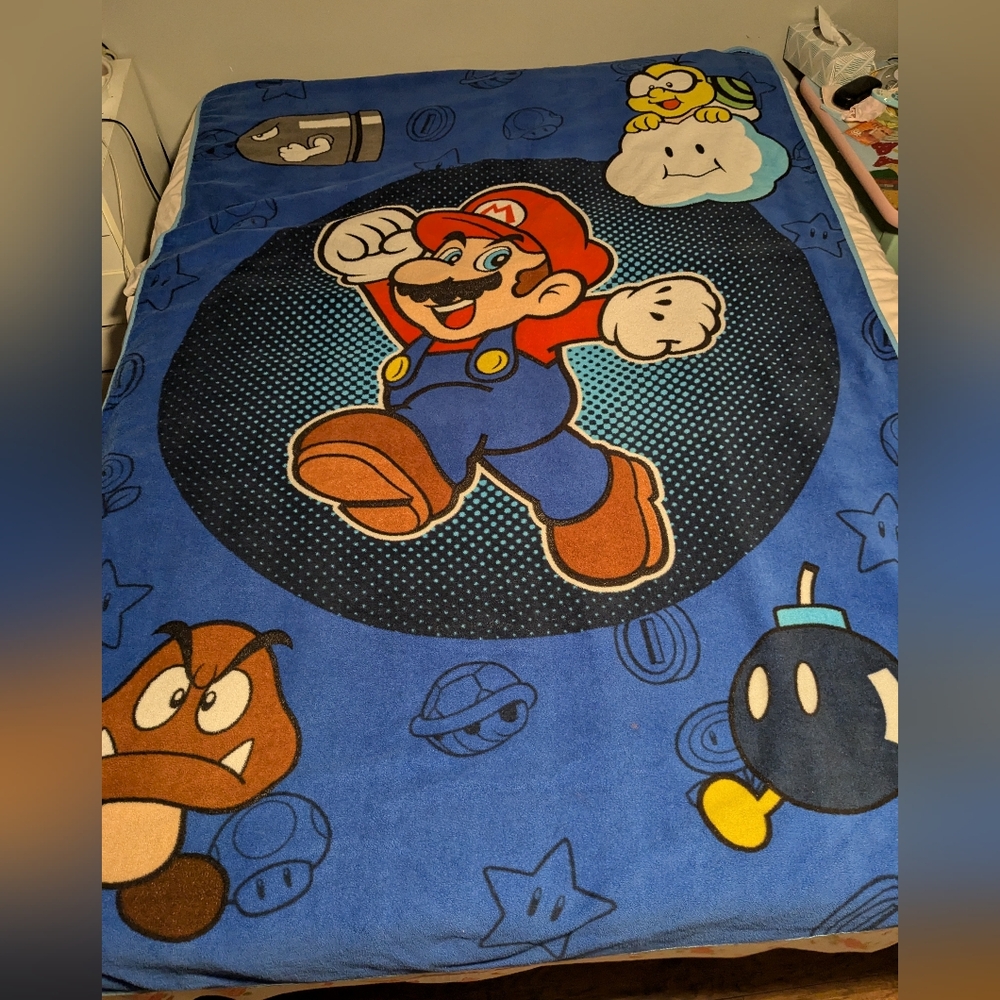 SUPER MARIO 2010 Fleece Throw Twin Blanket 60" x 88" Nintendo Rare Find